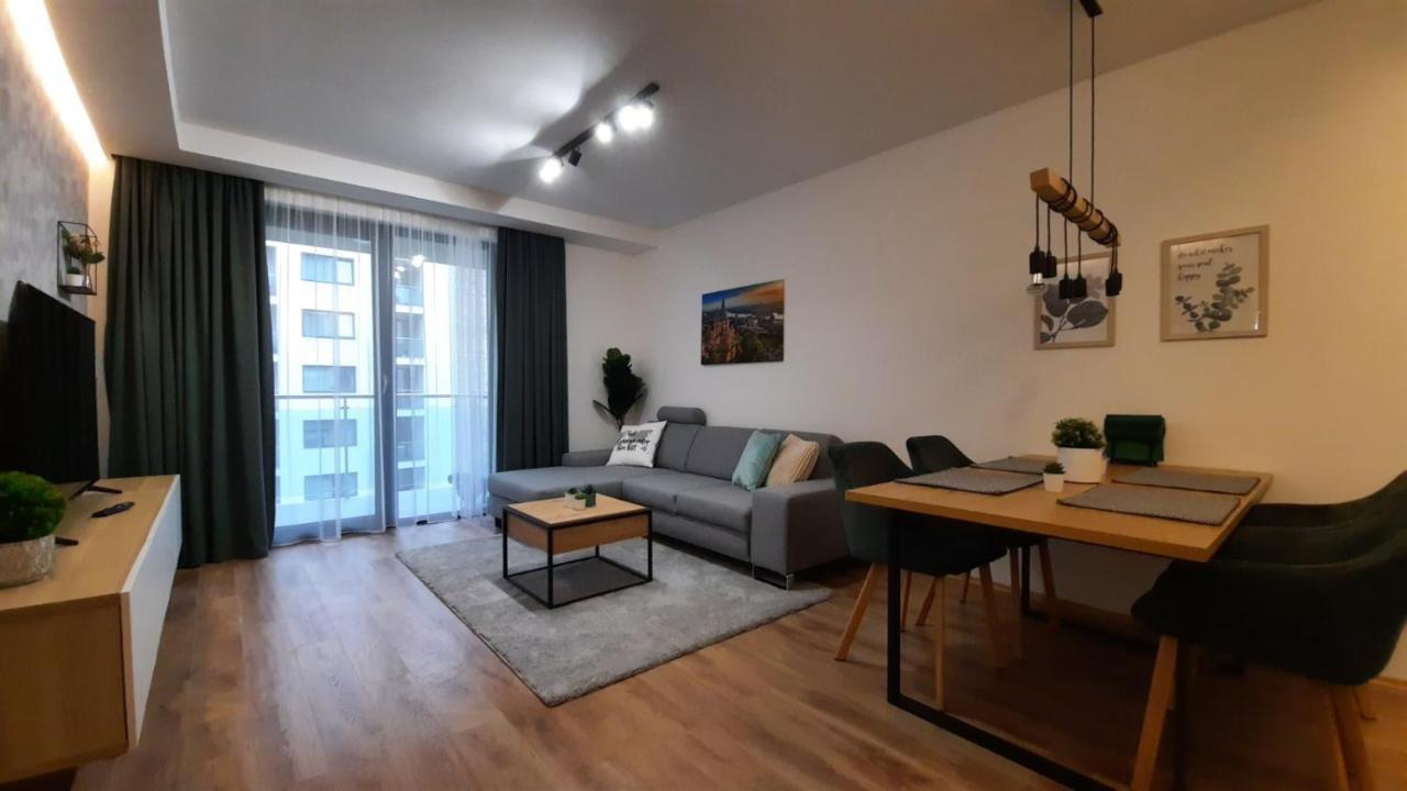 Bpr Space Grey Home With Balcony — Fotók 3